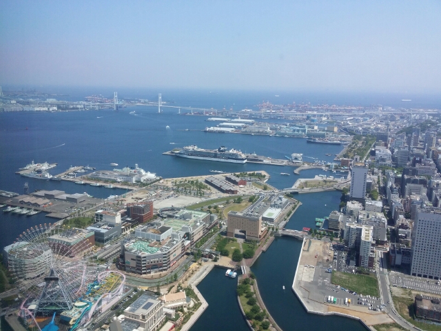 ランドマークタワーから見た横浜