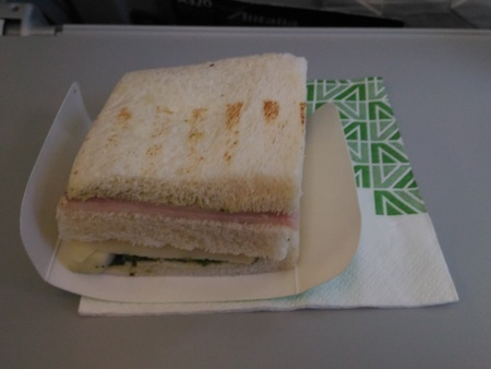 アリタリア航空 AZ719便の機内食.jpg