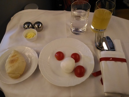 アリタリア航空 AZ784便 ビジネスクラスの機内食 (3).jpg