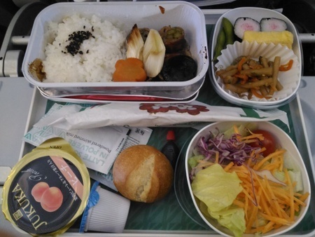 アリタリア航空 AZ785便の機内食 (2).jpg