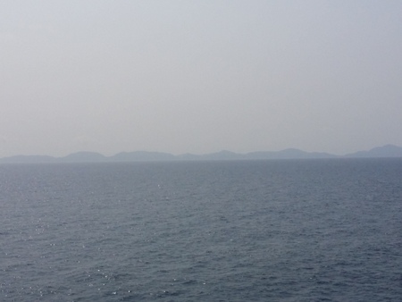 奄美大島〜沖縄本島近海を航海中