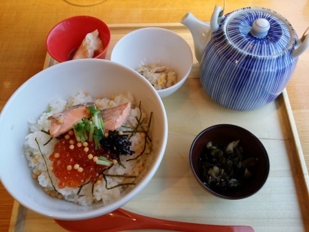 成田空港での朝食.jpg