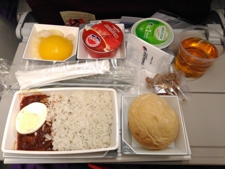 MH88便の機内食.jpg