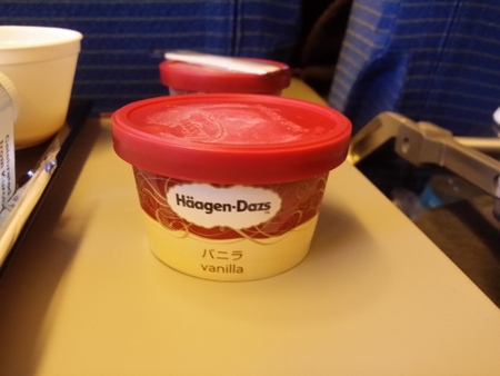 NH2便 成田離陸後の機内食